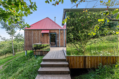Outfield Farm Cabins 4
